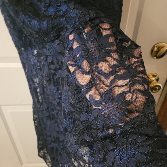 "Nightway" Navy Blue caplet evening dress size 10... unlined lace below knee. - Picture 4 of 6